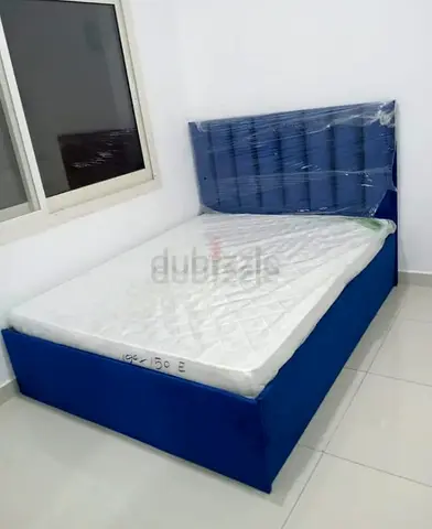 Queen Size Bed with mattress 150x190 cm