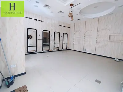 Spacious Shop Salon Main Street Prime Location 4 Cheque In Al Taawun