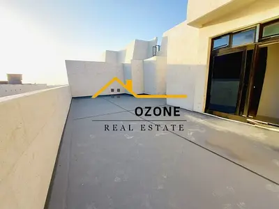 BRAND NEW PENTHOUSE AT A PRIME LOCATION //FAMILY BUILDING