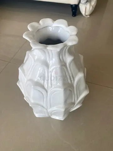 White ceramin vase