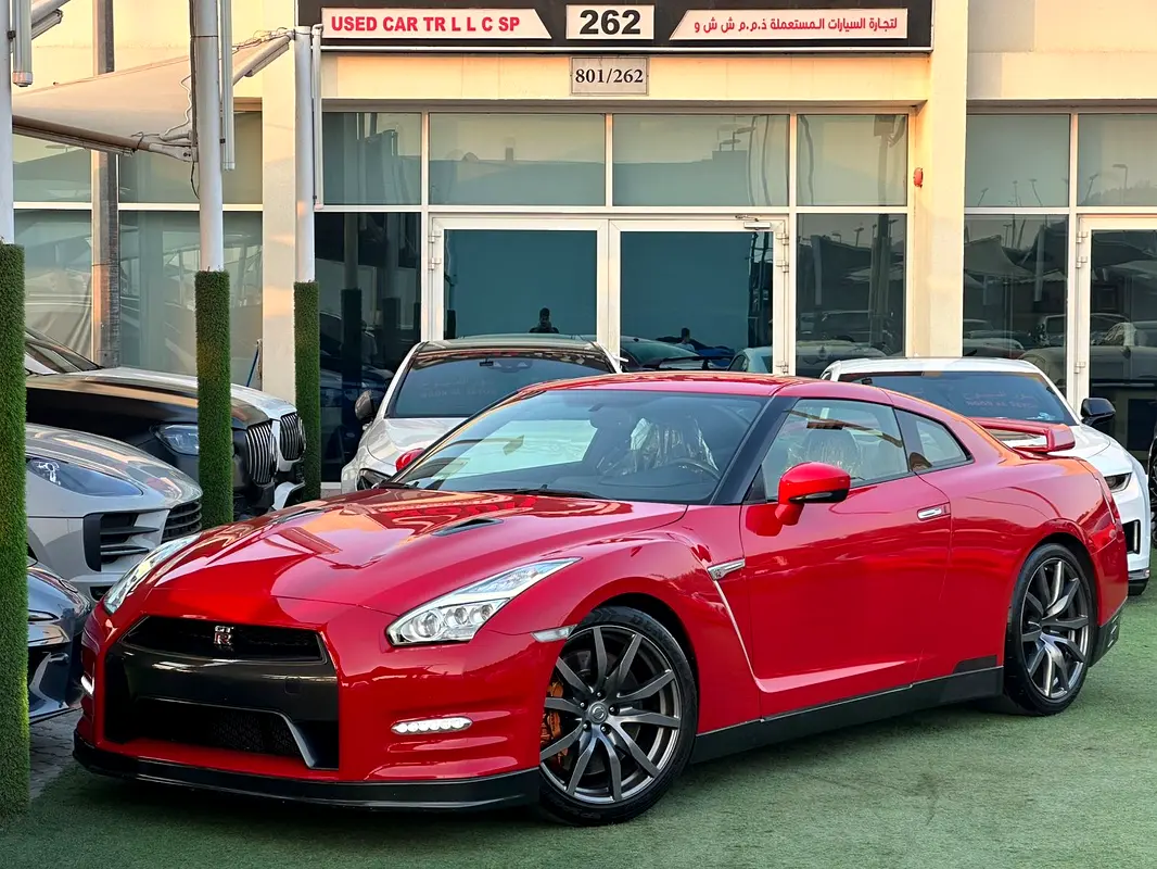 Nissan GT-R 2015 — photo 1 of 7