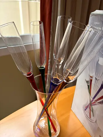 Set of 6 Color-Handled Champagne Flutes - excellent Condition