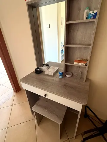 Dressing table