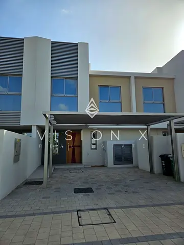 Luxury Townhouse | Brand New | Modern Finishes