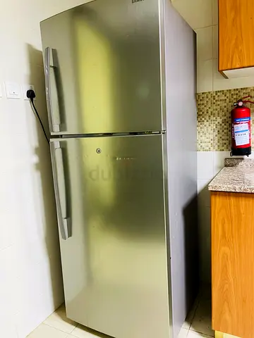 Samsung 180x67x65 fridge urgent sale