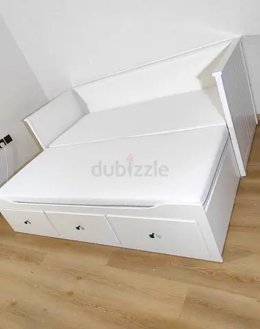 IKEA HEMNES DAY BED FOR SALE
