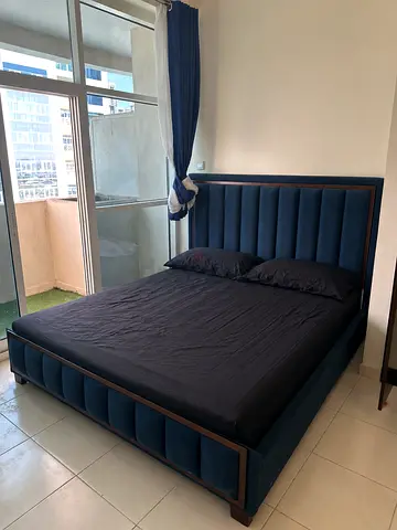 Bed set with mattress (move out sale)