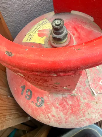 Used Red Gas Cylinder (Empty) - 20kg with regulator