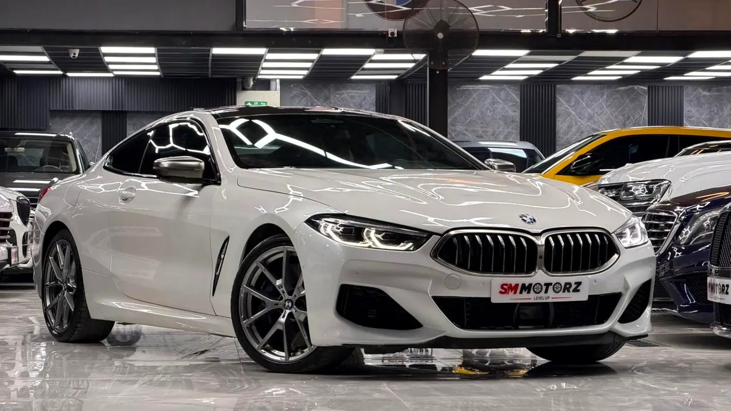 BMW 8-Series 2019 — photo 1 of 15