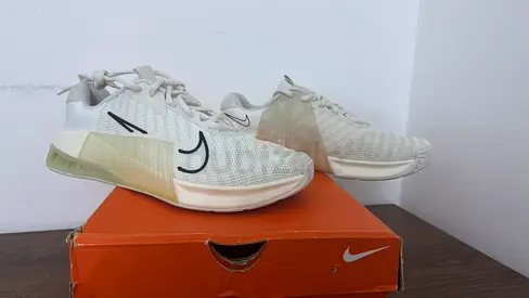 Nike mens/ betcon9 brand new