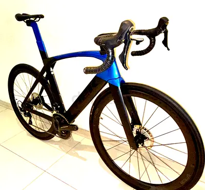 Trek Madone-SL07- full carbon aerodynamic road bike- Shimano ultegra--11 speed - discbrake