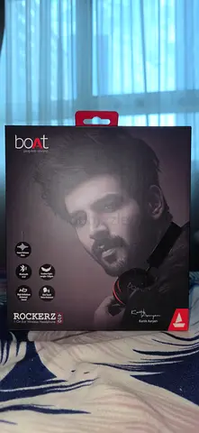 Boat headphones sealed