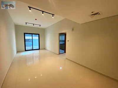 فرصة مميزة للإيجار السنوي لوحدة تجارية في موقع حيوي جداً صالح لجميع الانشطه , قريب من الخدمات وسهل الوصول لدبي والشارقه