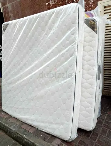 180x200cm King size mattress with attached top foam.  Same day delivery available