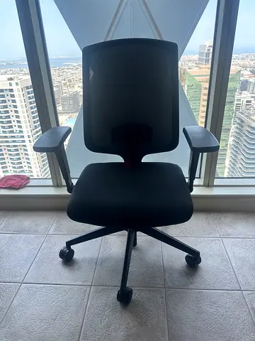 Ergonomic Black Office Chair with Armrests and Wheels