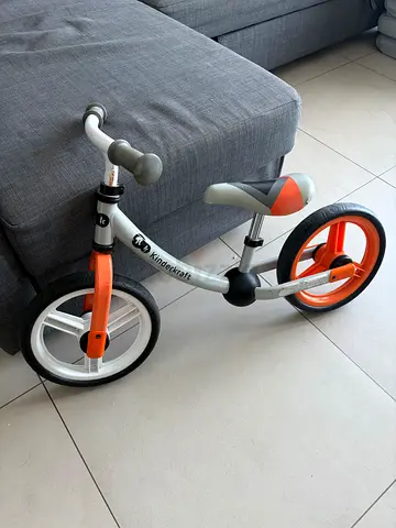 Kinderkraft balance bike for toddlers - lightweight and used