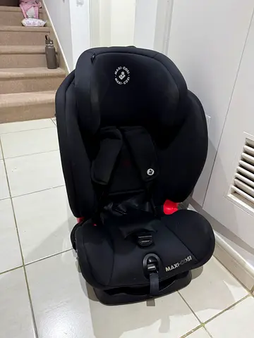 Maxi-Cosi convertible car seat - good condition