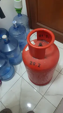 Gas cylinder with regulator and pipe