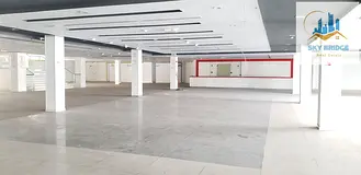 Showroom available in int 4 sharjah