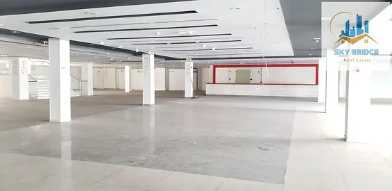Showroom available in int 4 sharjah