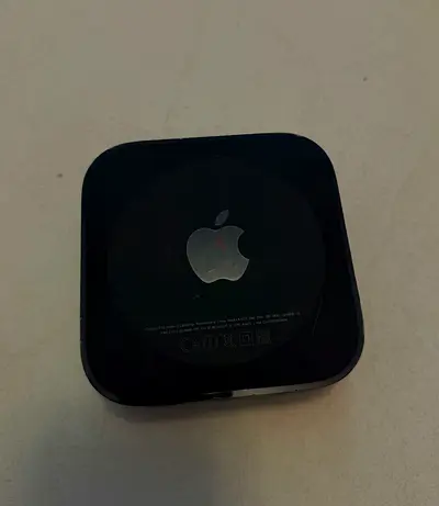 Apple TV (3rd/4th gen) compact media streamer - used