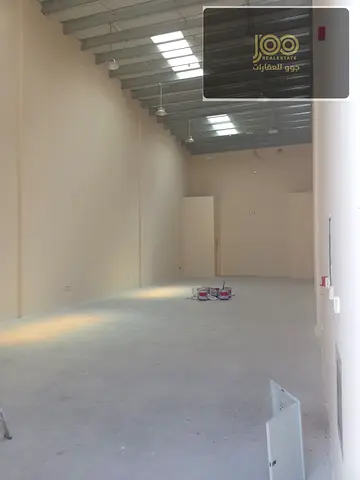 مجمع 6 مستودعات للإيجار في الجرف الصناعية بعجمان