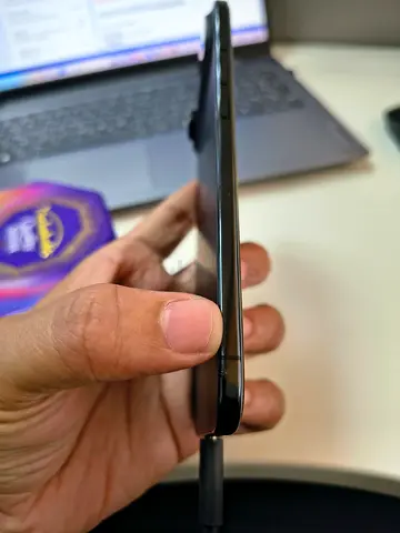 iPhone air - Matte Black, Good Condition