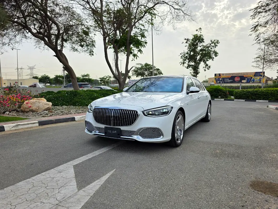 Mercedes-Maybach S-Class 2024 — photo 1 of 20