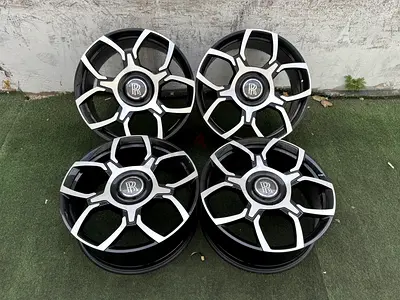 22” Rolls Royce Cullinan Black badge edition wheels