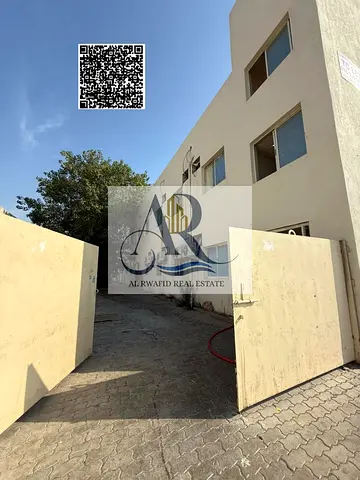سكن عمال مميز في منطقة الجرف، موقع حيوي قريب من المناطق الصناعية والخدمات الأساسية، مما يجعله خيارًا مثاليًا للشركات التي تبحث عن سكن عملي ومجهز