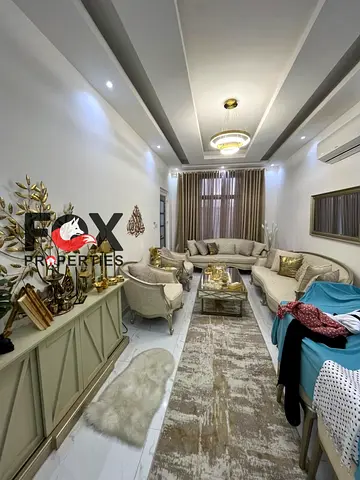 فيلا كورنر للإيجار في الزاهية شارع رئيسي 4 ماستر مجلس وصالتين مساحات ممتازة