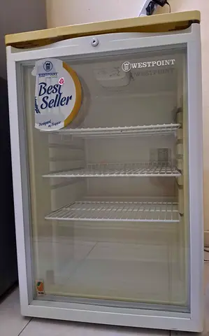 Glass door refrigerator