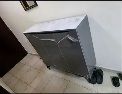 Compact grey storage cabinet / shoe cabinet in good condition