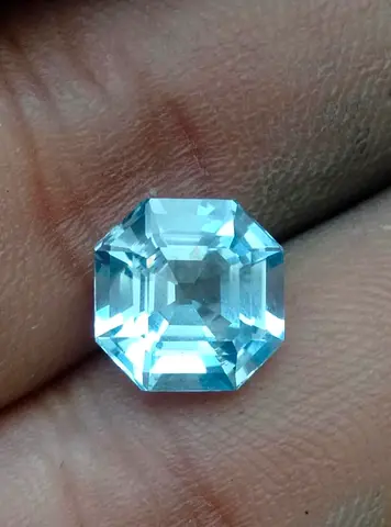 For sale Topaz 1 tablet square shape cut corners weight 3.35 ct size 8.8*8.8*5.7mm