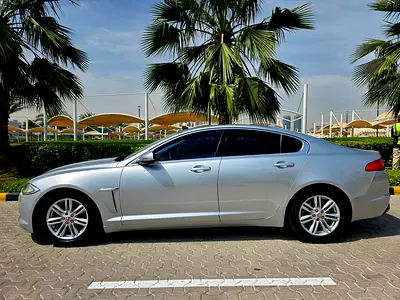 2015 Jaguar XF — фото 11
