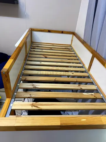 سرير من طابقين