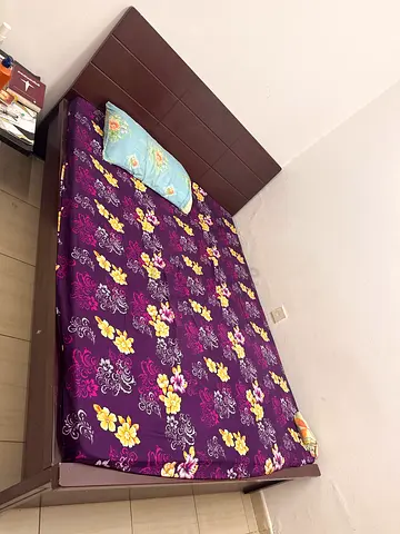 Wooden queen bed with Headboard - Good Condition