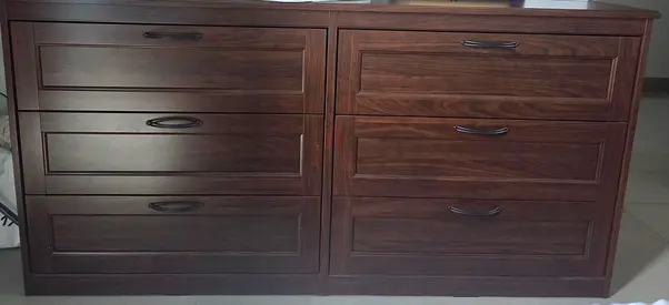 Dark Wood 6-Drawer Dresser / Chest - Very Good Condition