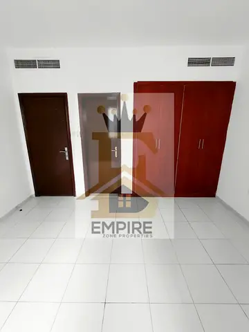 SPACIOUS BRIGHT APPARTMENT//MASTER ROOM NICE WARDROBE// FAMILY BULIDING//FREE GYM & POOL//EASY CLOSE EXIT TO DUBAI