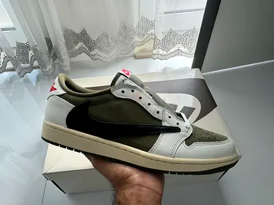 JORDAN 1 LOW TRAVIS SCOTT MEDIUM OLIVE OG ALL BNDS