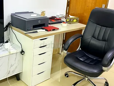 Simple Desk with 5-Drawer Pedestal and Office Chair