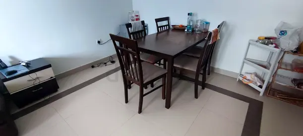 Dining table for sale