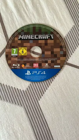 Minecraft (PS4) game disc - amazing used condition