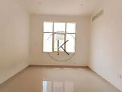 Lavish 1 Bhk available in muwaliah Full of family building Neat and clean room for contact Babar