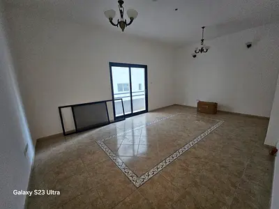 تكيييف عالمالك مع باركن بلكونتين غرفة خادمة وغرفة غسيل ماستر  باطلالة مفتوحة وبرج جديد في موقع حيوي قريب لكافة التسهيلات الخدميه وقريب لمخرج دبي