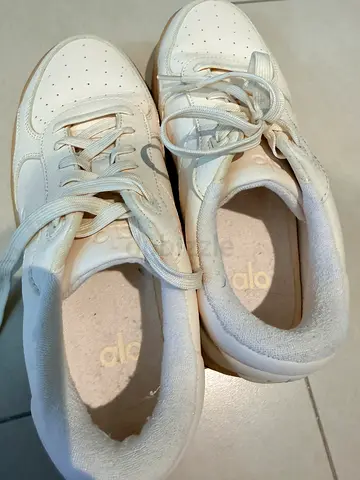 Alo Yoga Snickers size EU 41