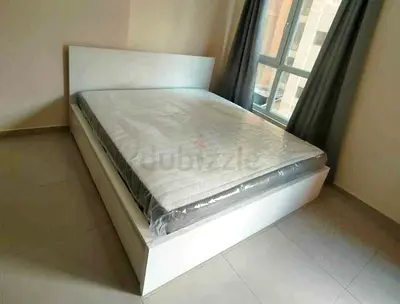 IKEA malam king‑size bed (180 × 200 cm) with 2 storage drawers underneath and an IKEA mattress ✨