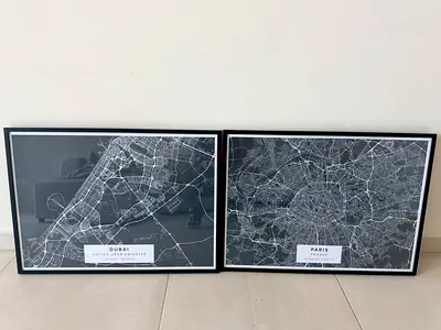 Set of 2 frames with Dubai and Paris pictures