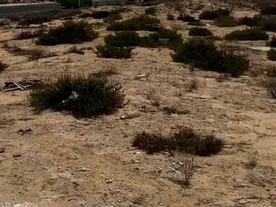 أرض سكنية للبيع في المزيرعة – موقع مميز، مساحة 3,444 قدم مربع، ثاني قطعة من الشارع الرئيسي بسعر 620,000 درهم