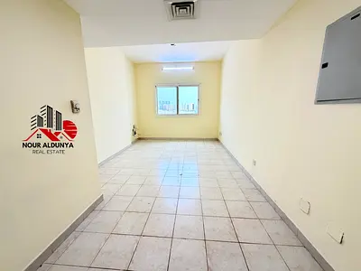 HOT OFFER FOR BACHELOR 1BHK AVAILABLE CLOSE TO METRO 55k.!!